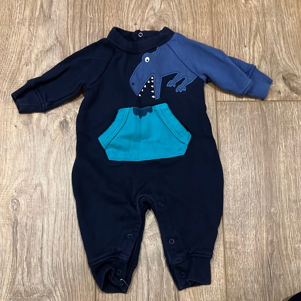 Gap Dino 🦕 Romper 0-3
